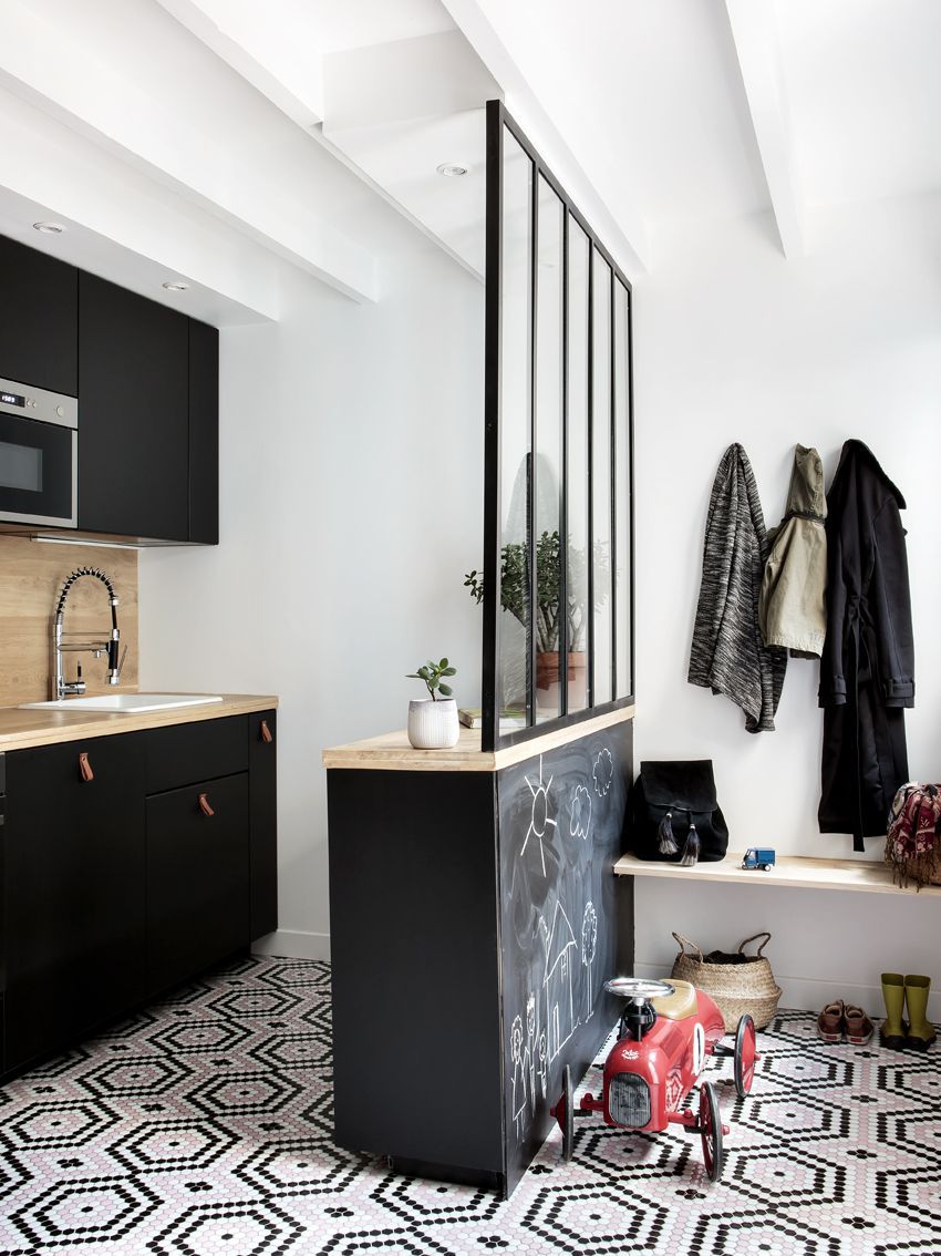 mur de poney avec peinture pour tableau noir