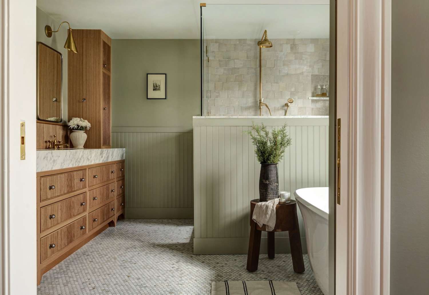 demi-mur de douche avec planche de rive