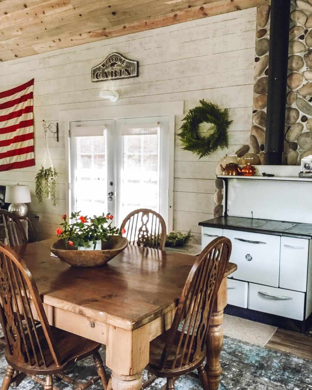 coin repas de cuisine de chalet