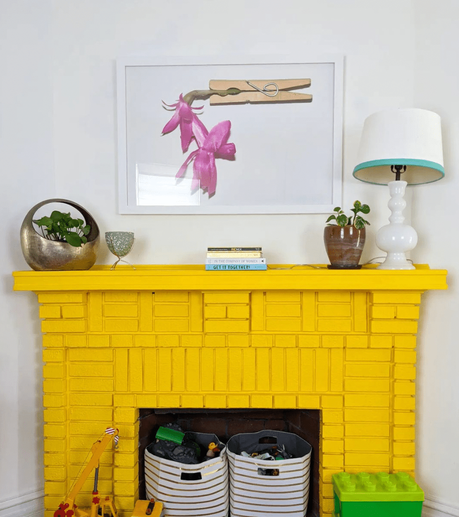 cheminée jaune vif