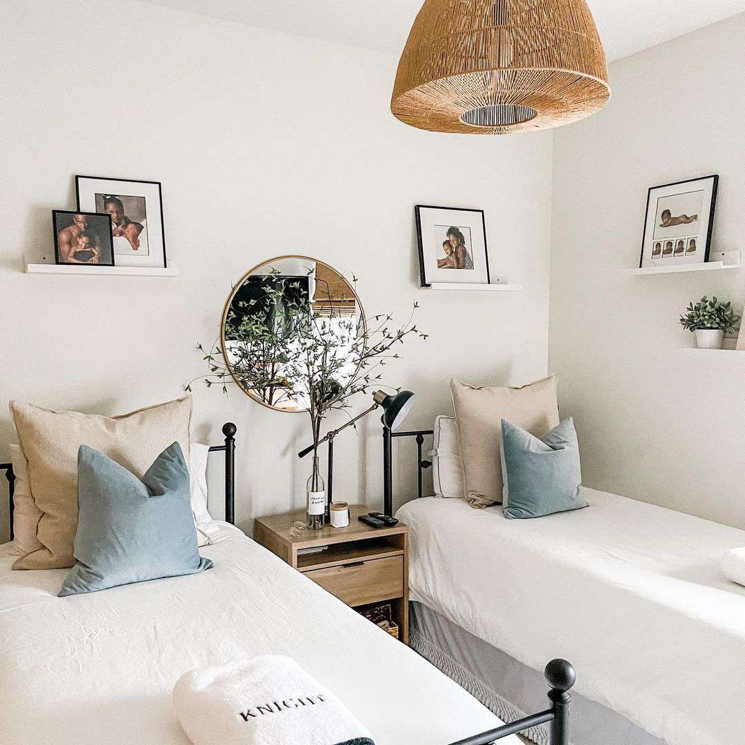 chambre d'enfant blanche