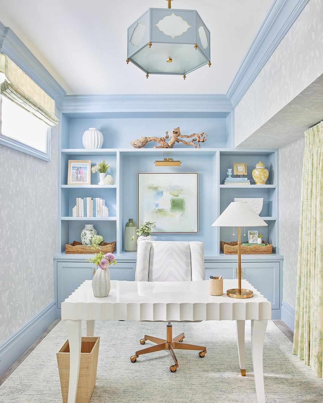 bureau bleu clair