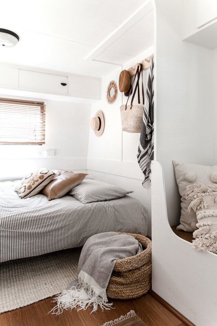 Chambre à coucher bohème en Airstream