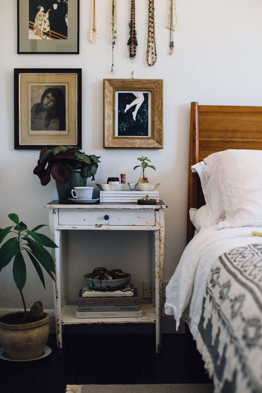 chambre à coucher boho noir et blanc