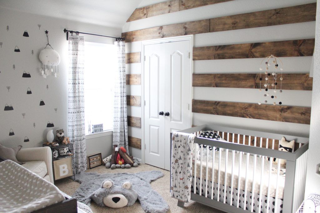 Chambre d'enfant nordique sur le thème de la forêt rustique
