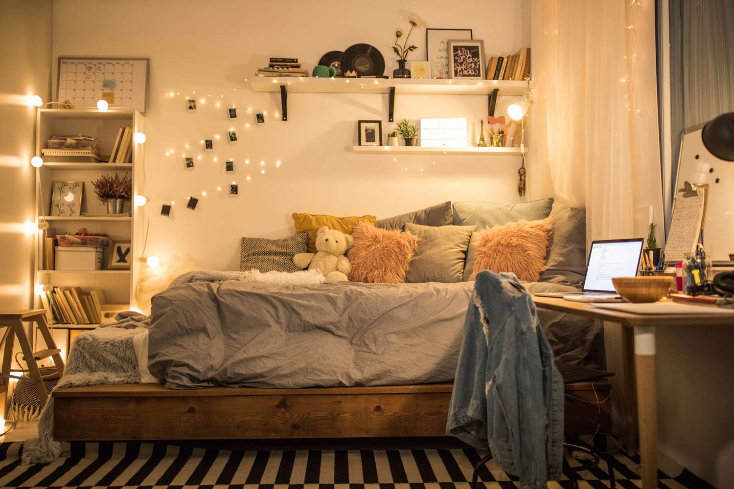 chambre d'ado avec lumières