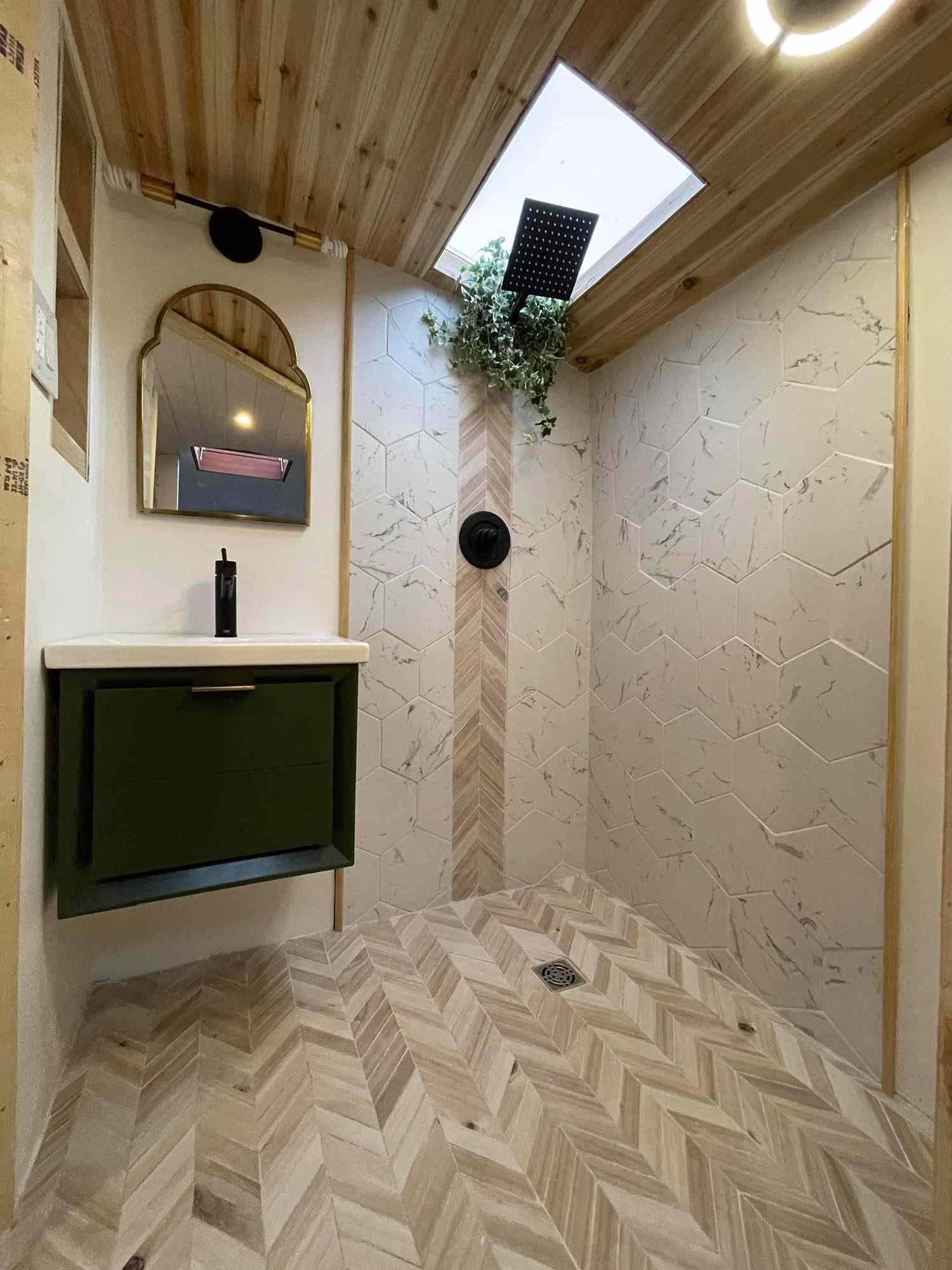salle de bain d'une tiny house