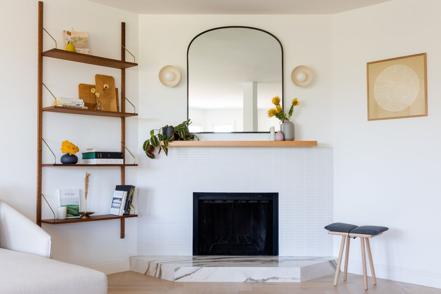 bibliothèque d'intérieur minimaliste