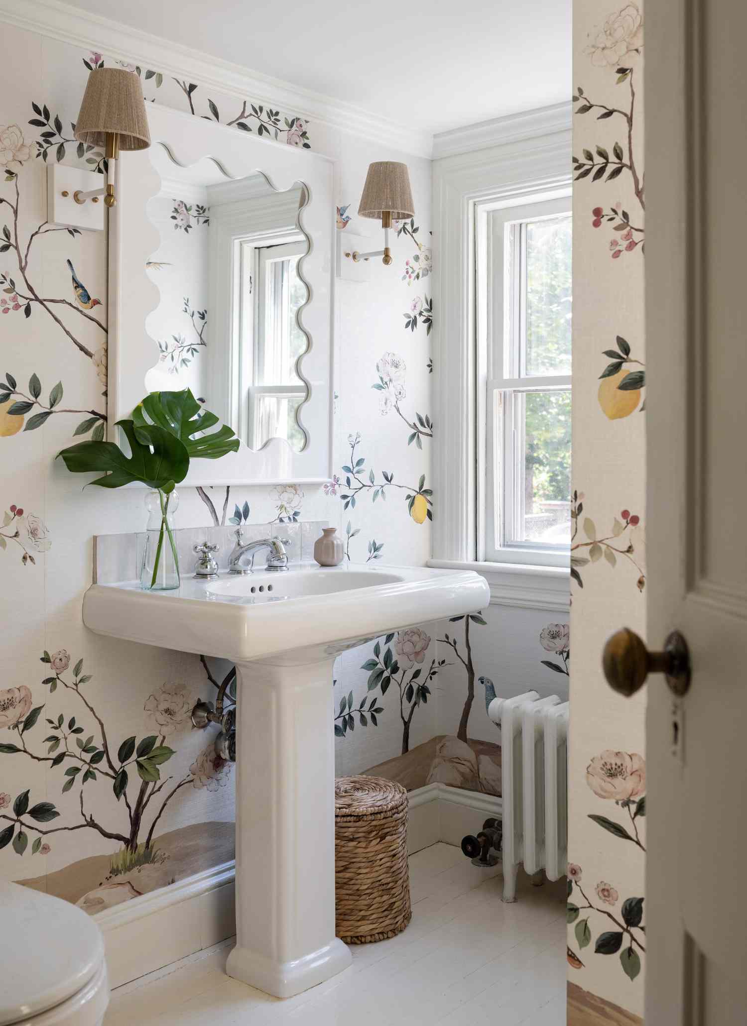 papier peint salle de bain peint à la main