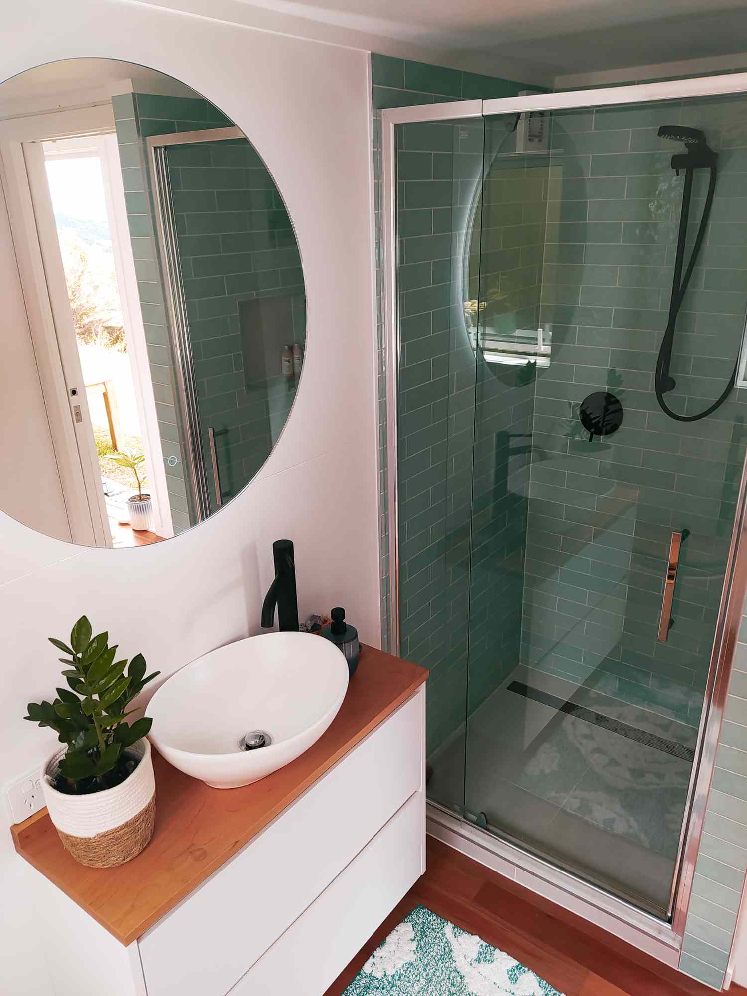 salle de bain d'une tiny house