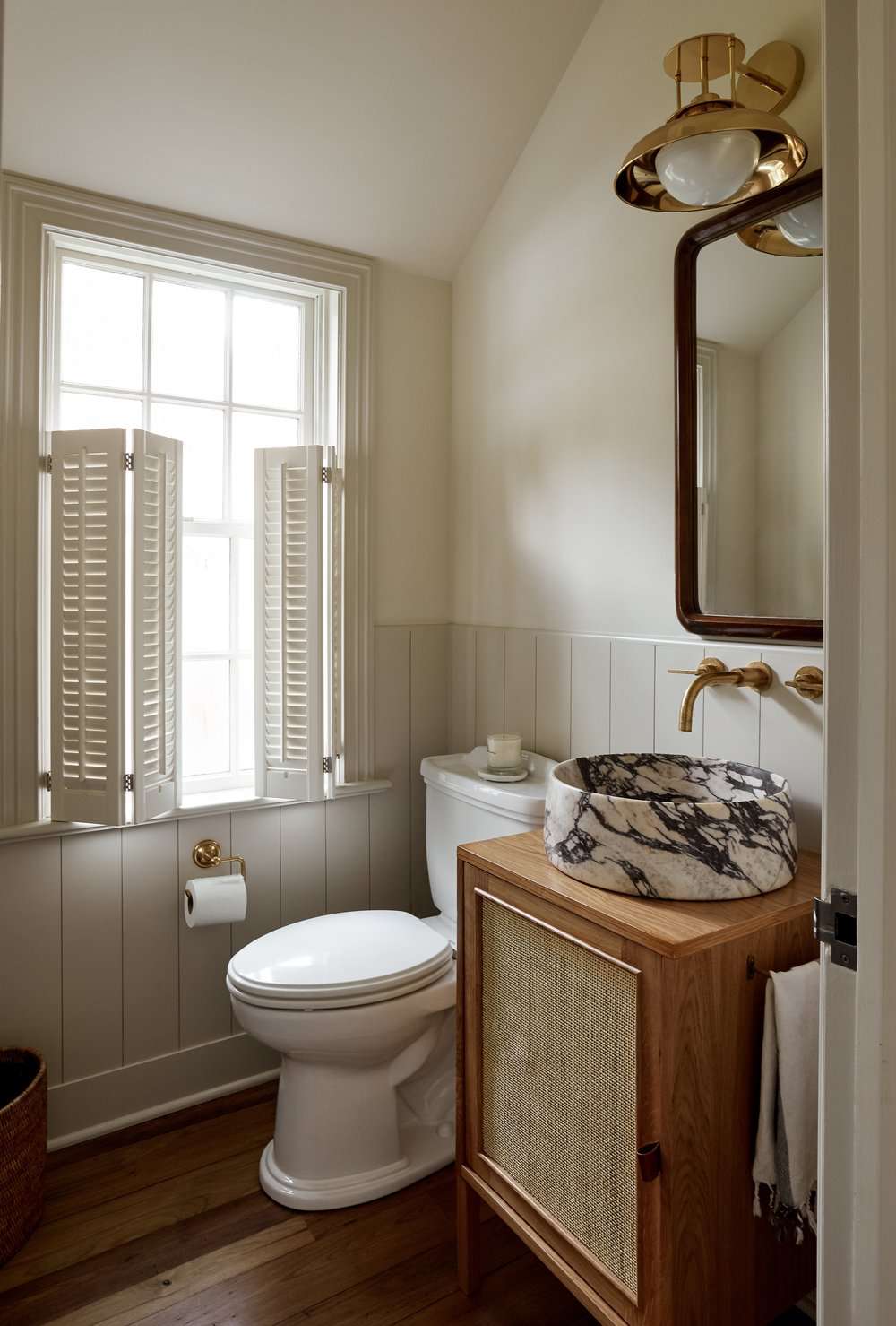 salle de bain moderne à la ferme