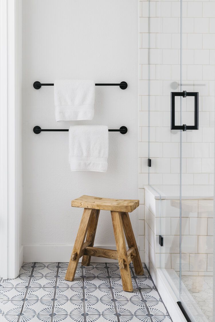 salle de bain moderne à la ferme