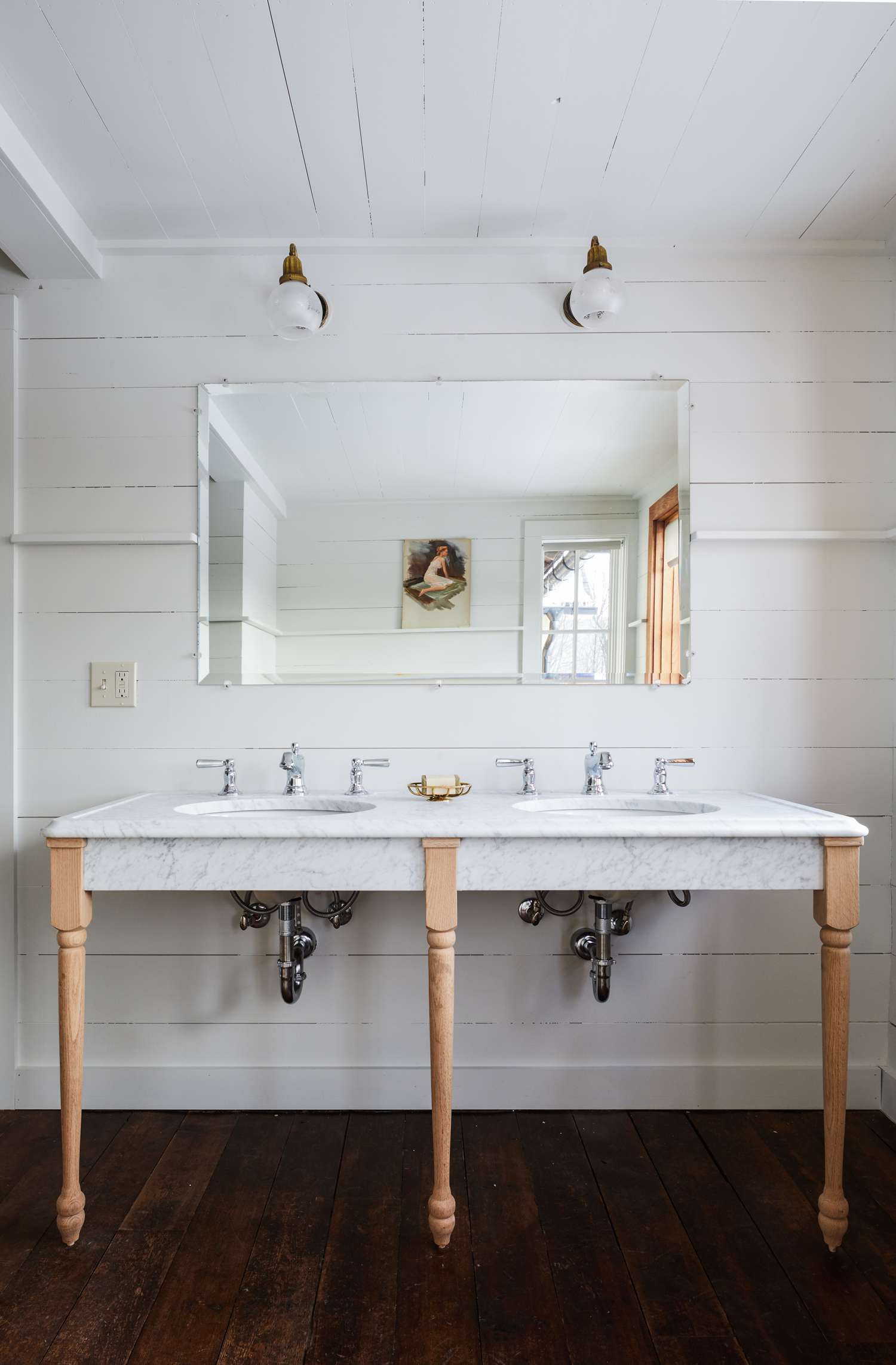 Salle de bain moderne à la ferme