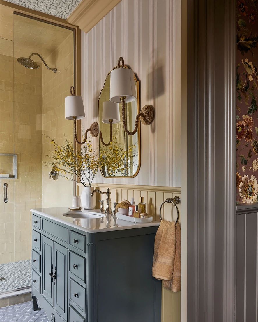 salle de bain moderne à la ferme