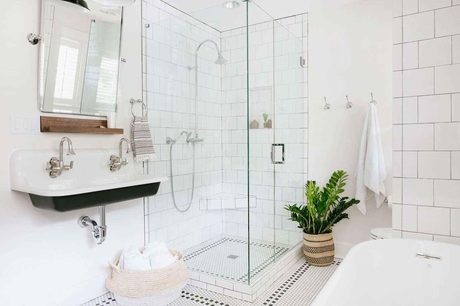 salle de bain moderne à la ferme