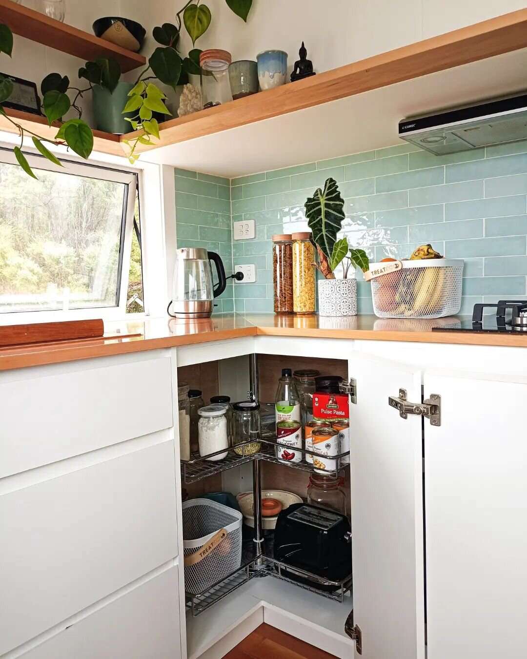 Idées de rangement dans une petite maison, lazy susan, cuisine, étagère mince