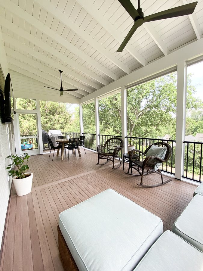 terrasse couverte mur d'accent en shiplap idées