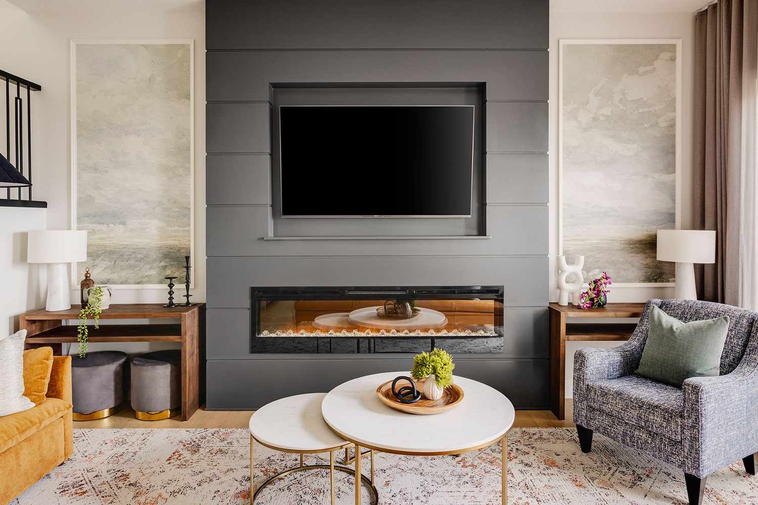 mur d'accent de cheminée en shiplap gris idées