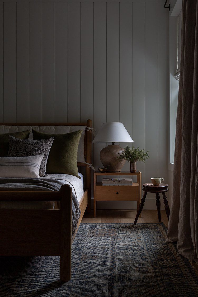 idées de murs d'accent en shiplap verticaux