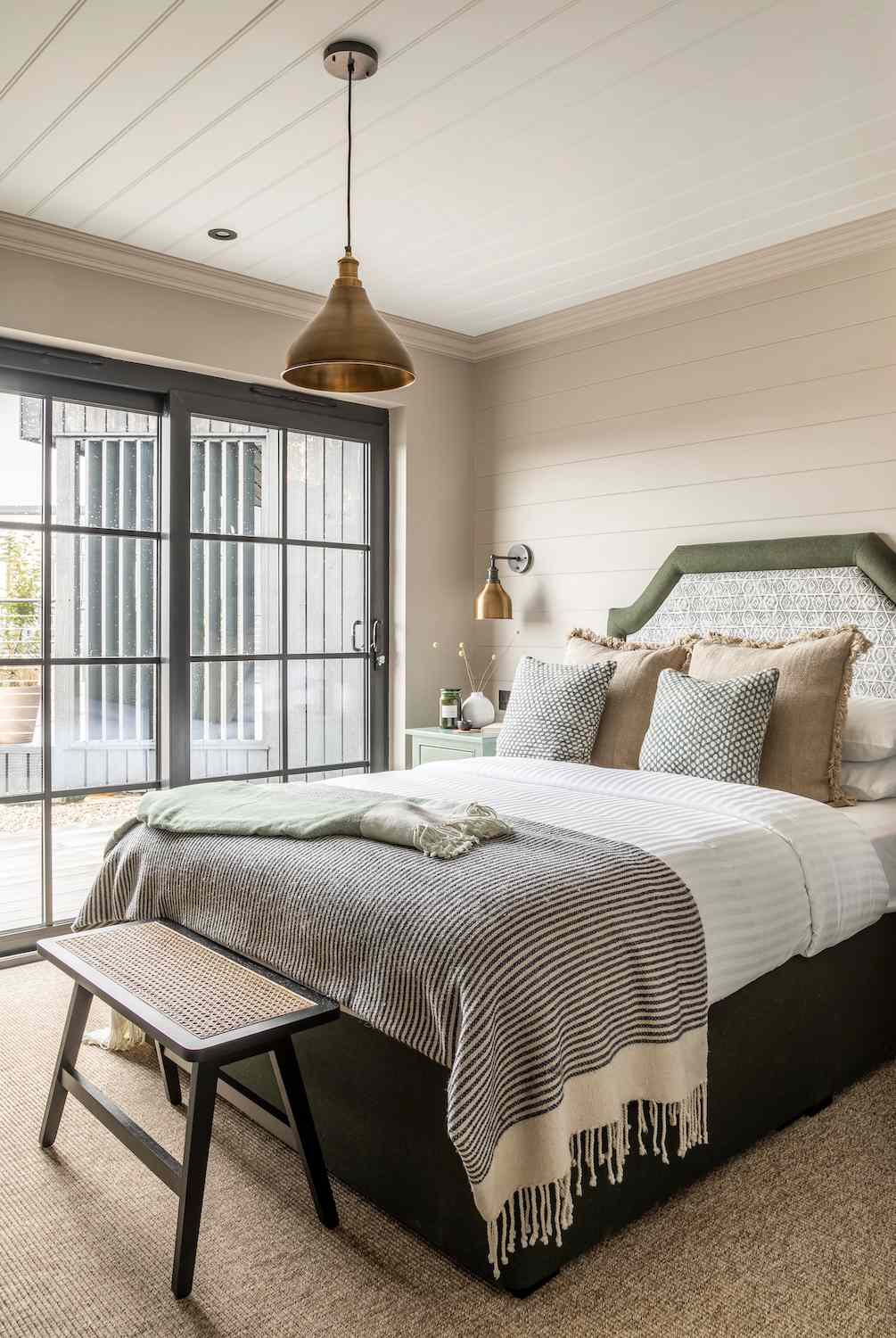 idées de murs d'accent en shiplap beige