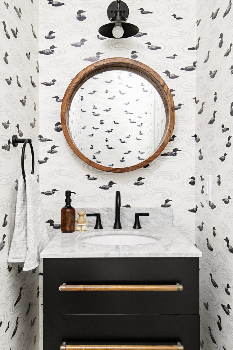 Miroir rond simple avec cadre en bois épais
