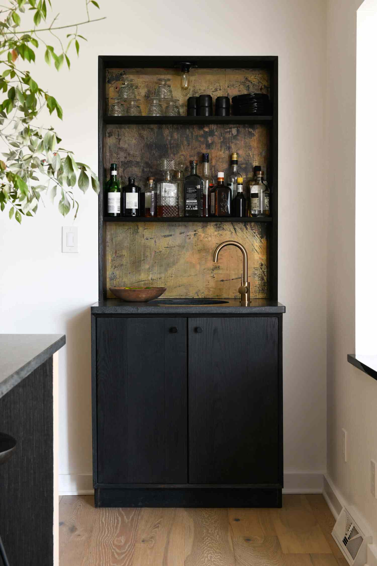 idées d'étagères de bar