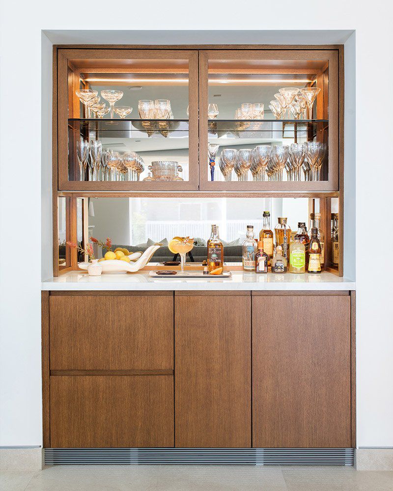 idées d'étagères de bar