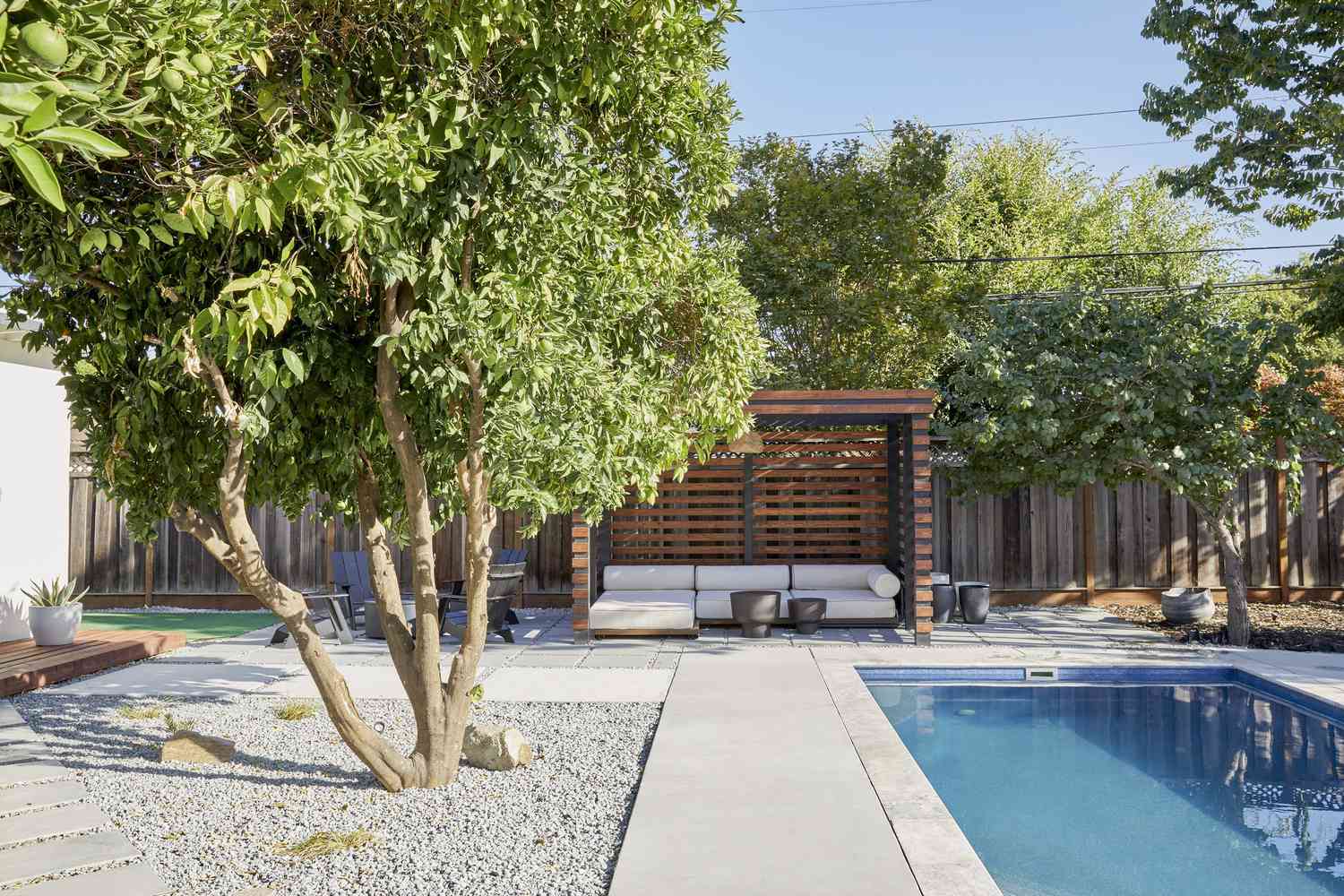 jardin moderne et minimaliste