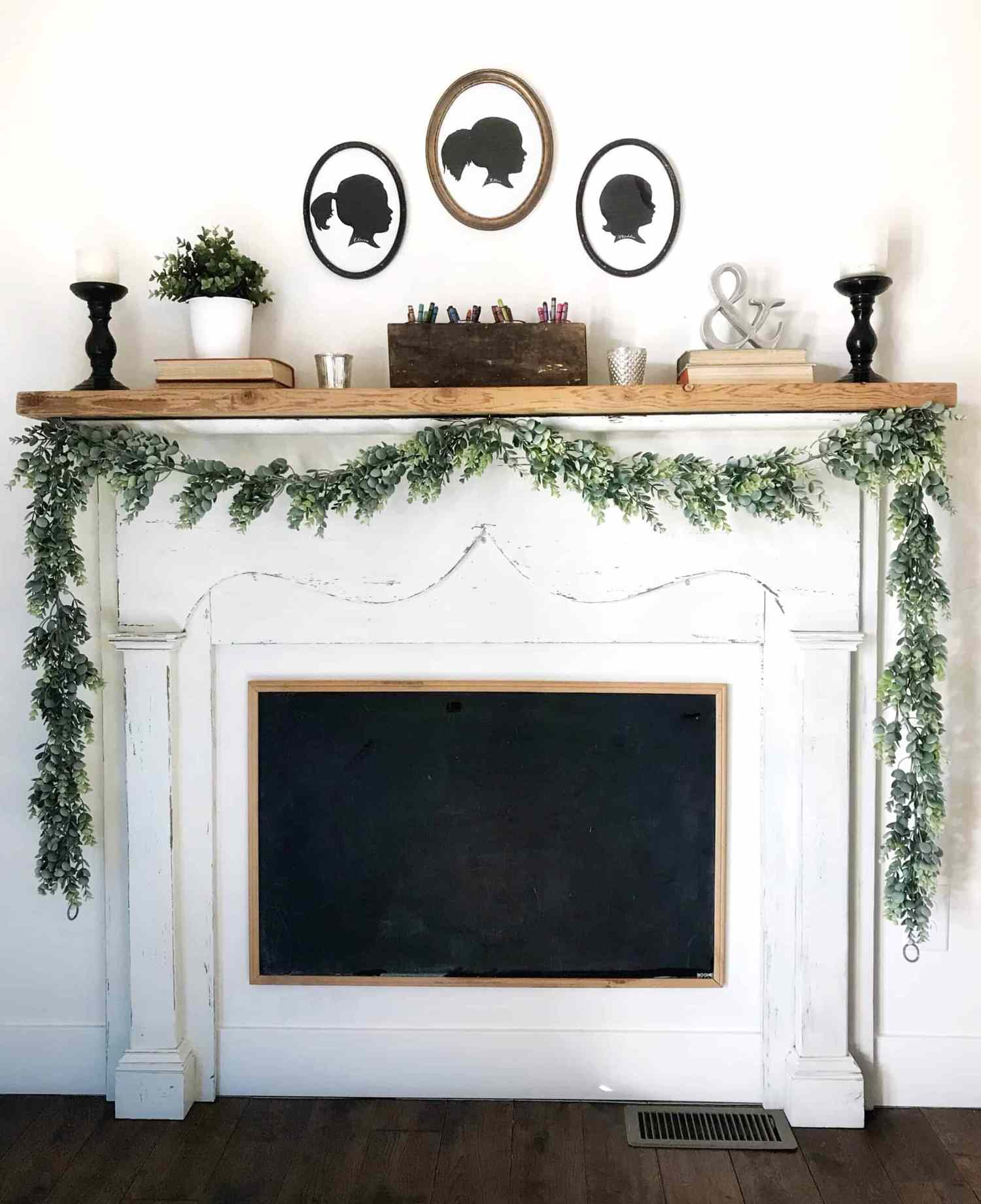 cheminée avec tableau