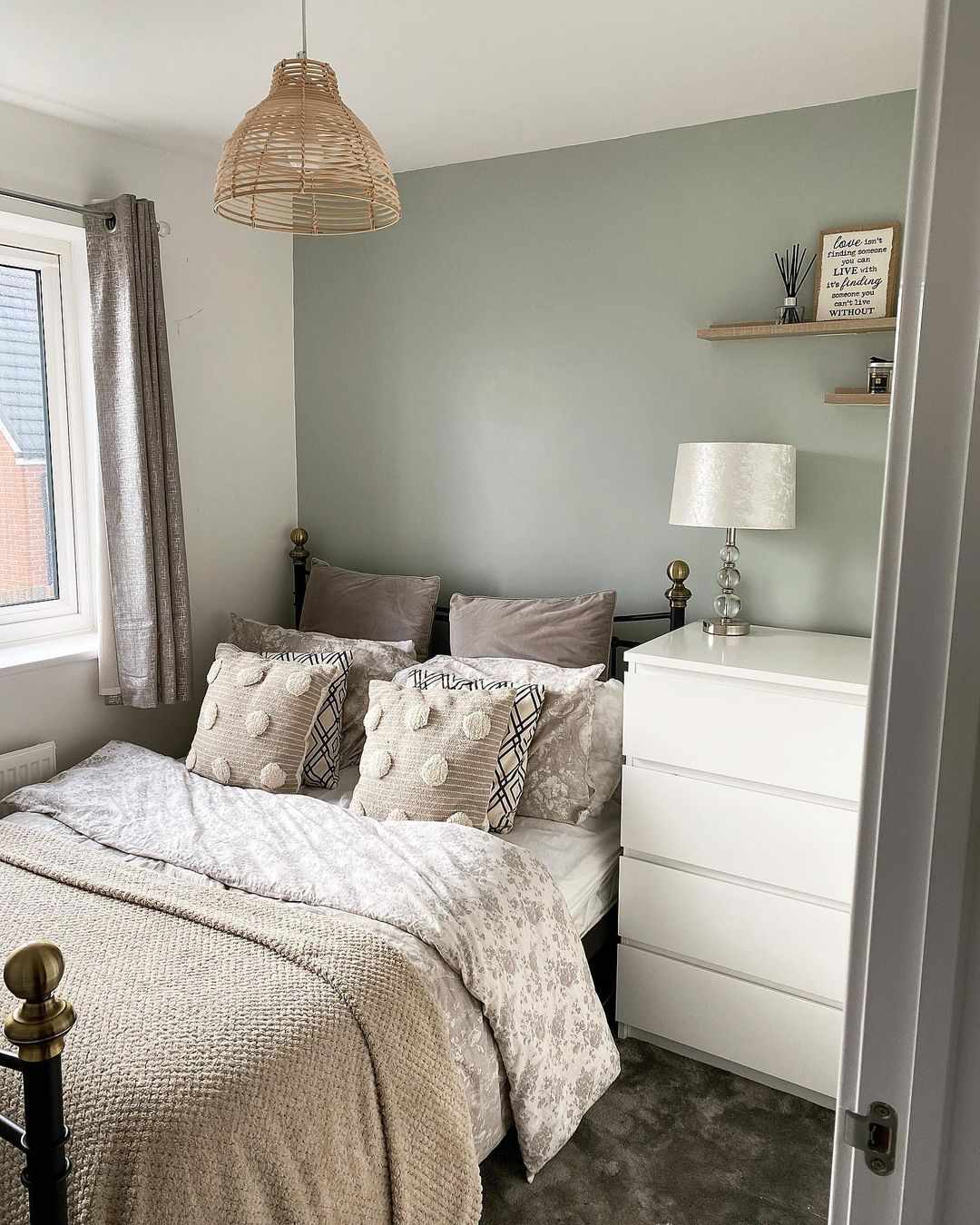 petite chambre vert sauge