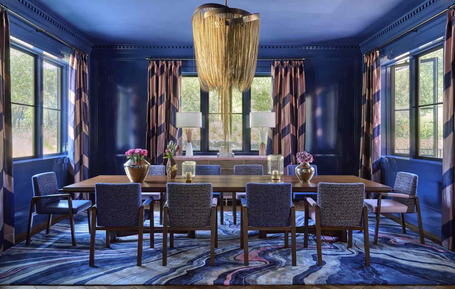 salle à manger bleu vif