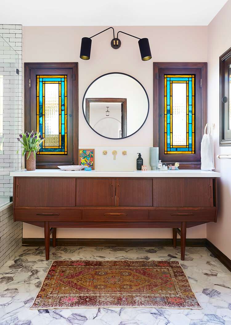 vitrail en art décoration salle de bain