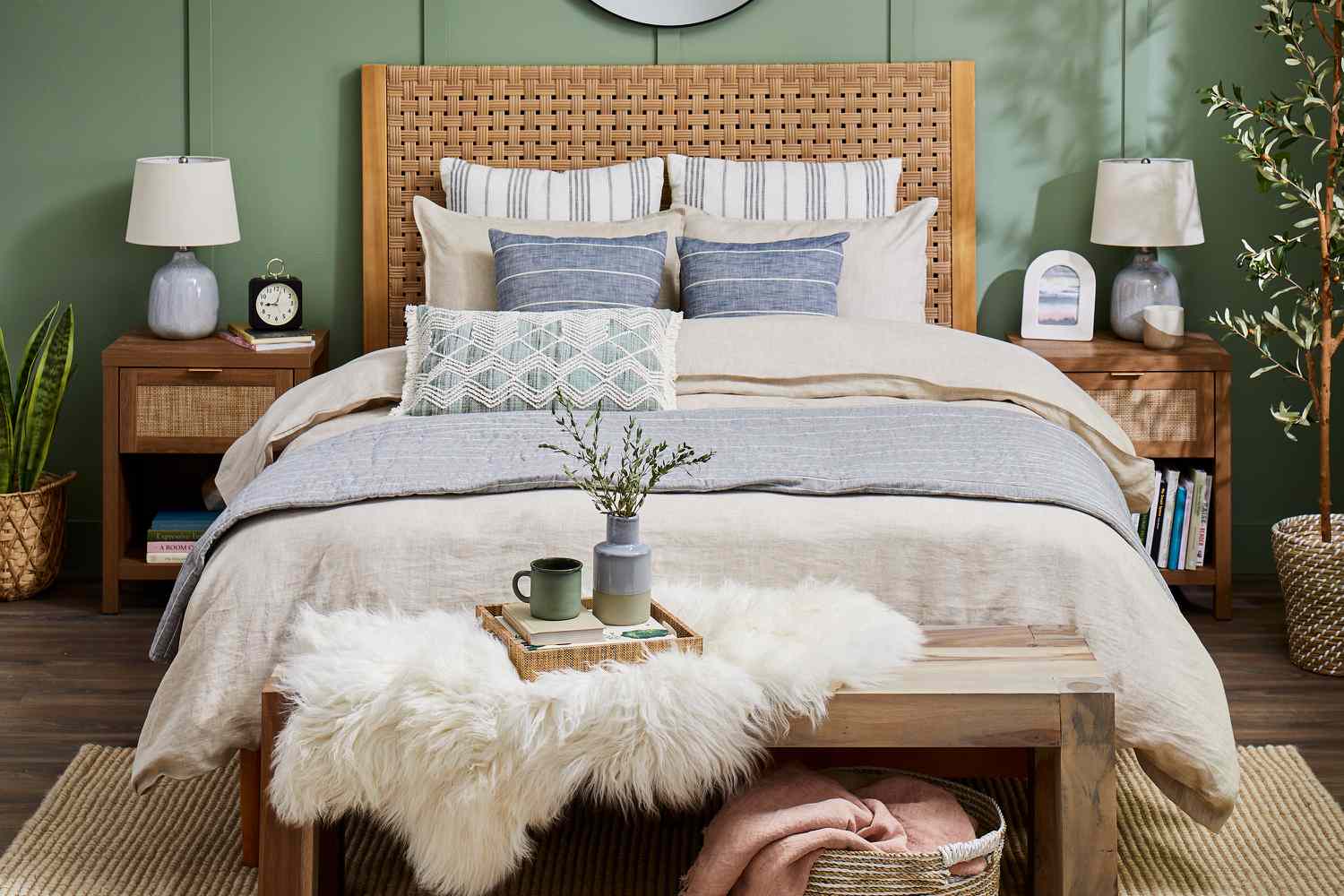 Une chambre à coucher symétrique