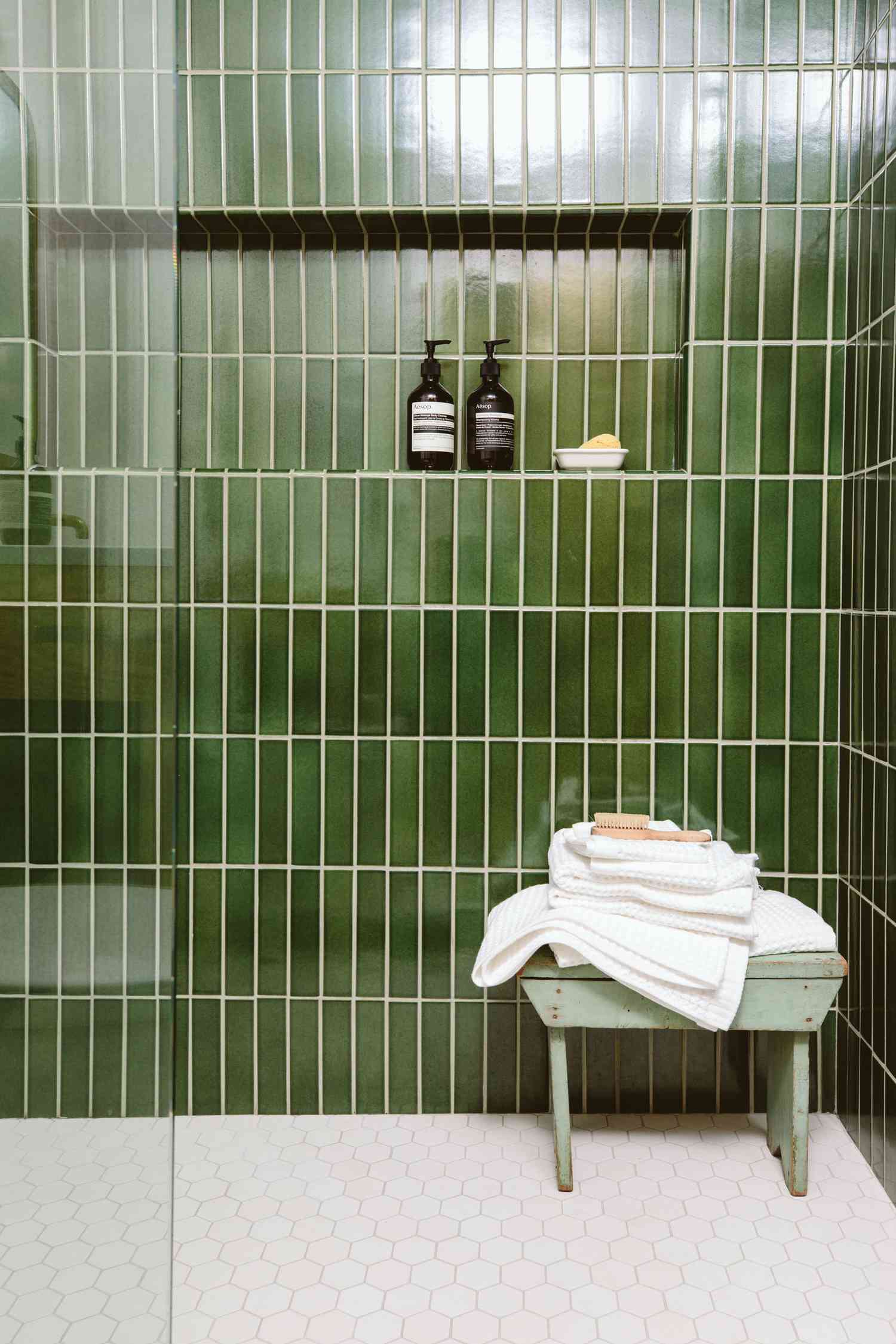 idées de carreaux de douche verts pour l'entrée