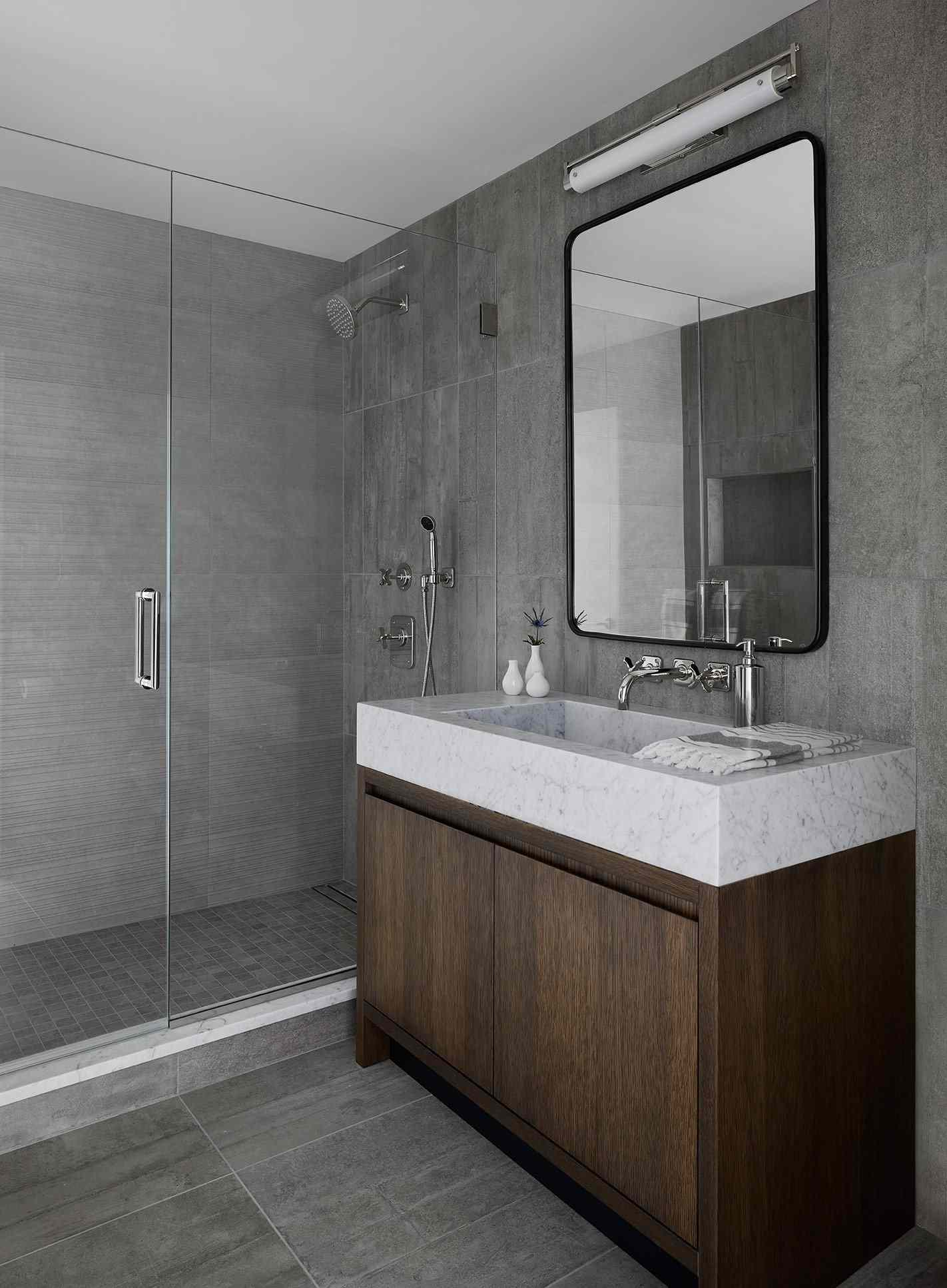 idées de carrelage de douche immersive