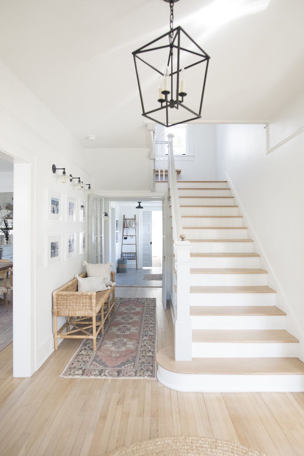 idées d'escaliers en bois blanc avec bois