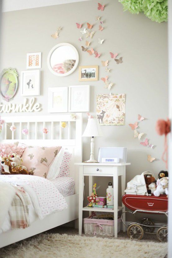 Mur de papillons pour chambre de fille