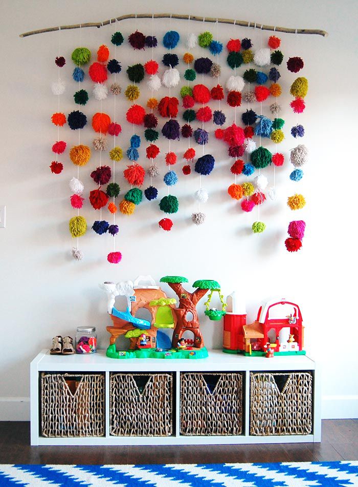 DIY Pom pom art mural pour chambre d'enfant