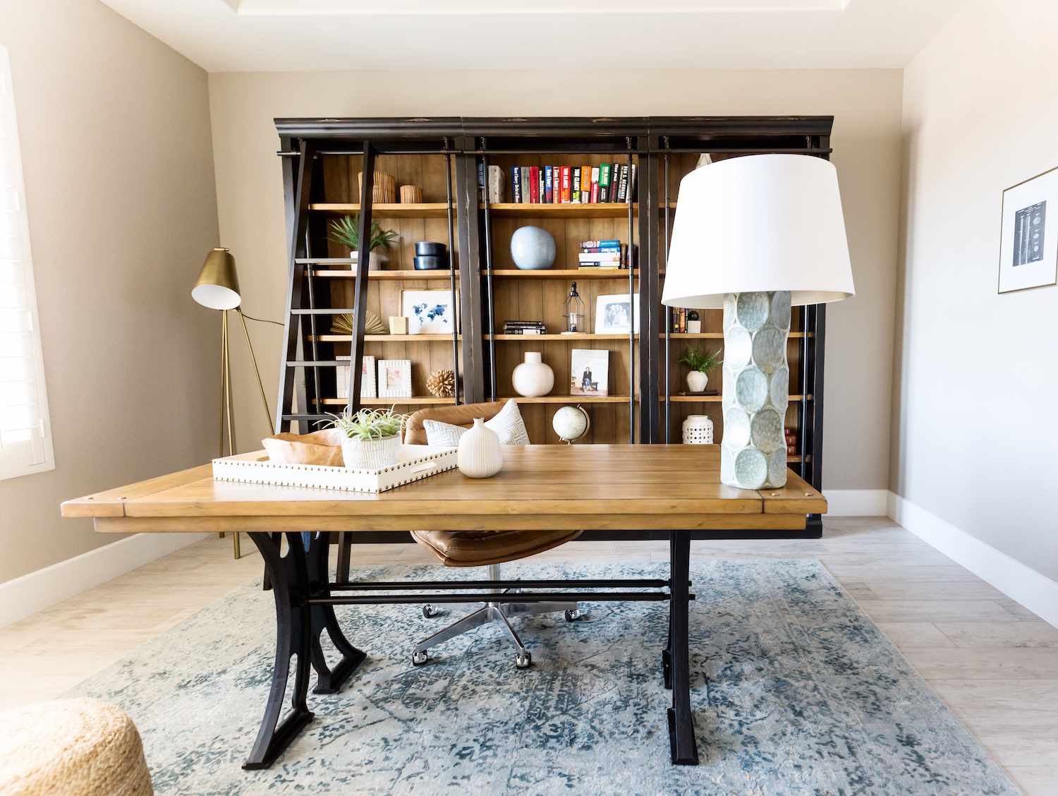 idées de rangement pour bibliothèque de bureau