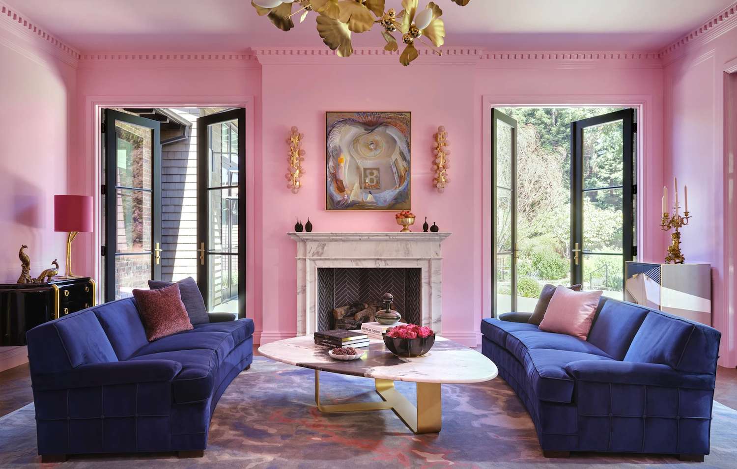 Salon de style Hollywood Regency