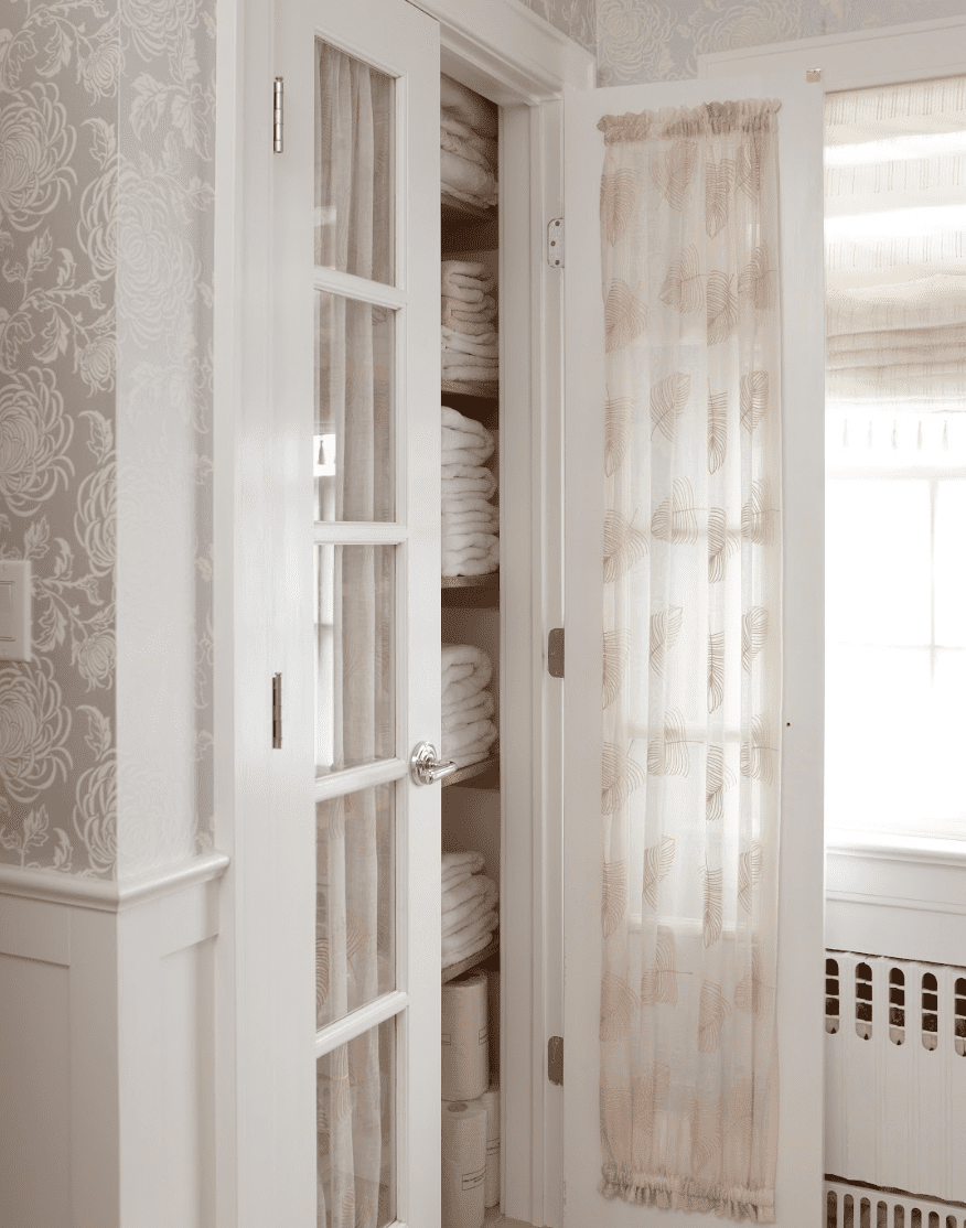 porte de placard avec insertion de tissu