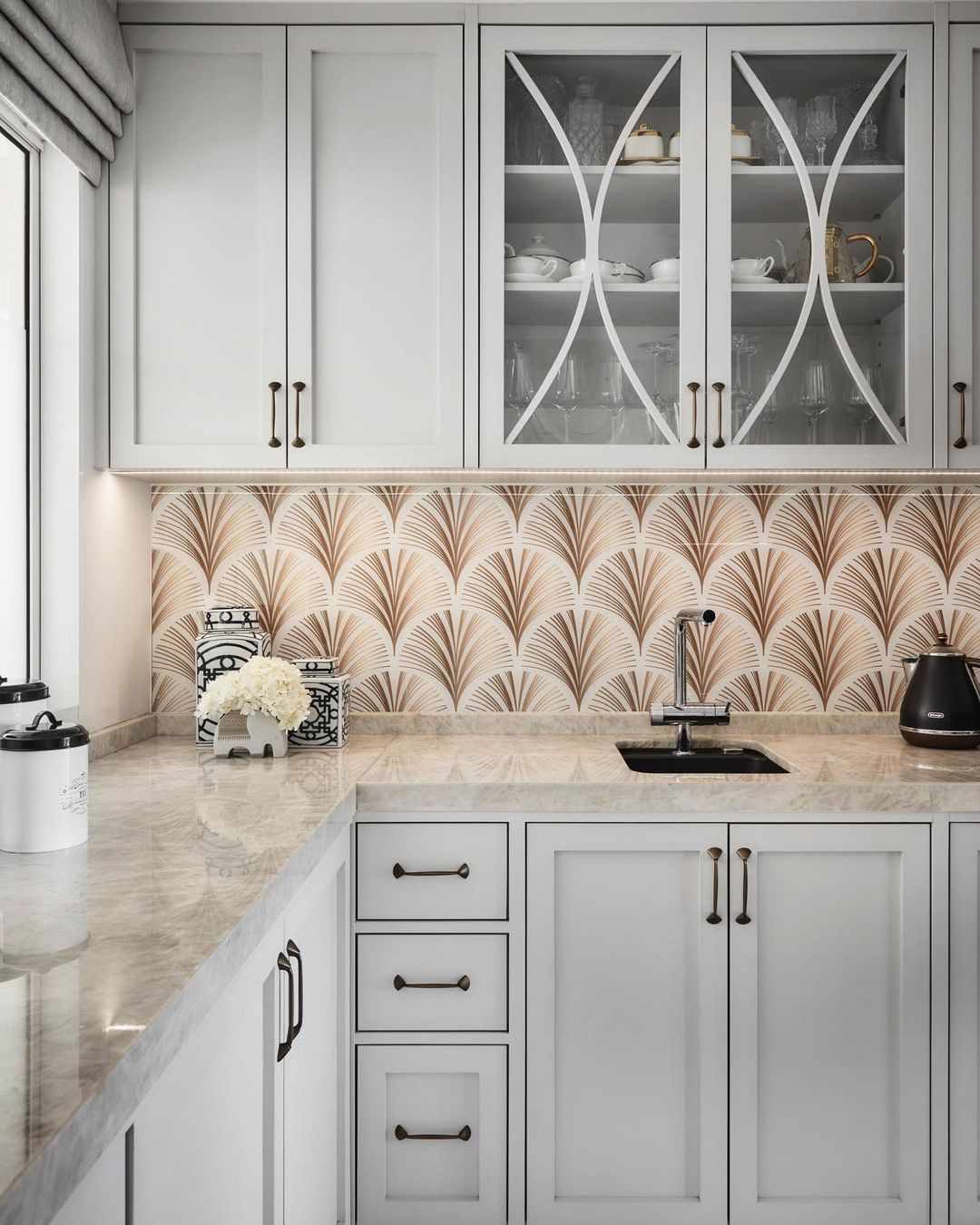 Carrelage Art déco sur le dosseret de la cuisine