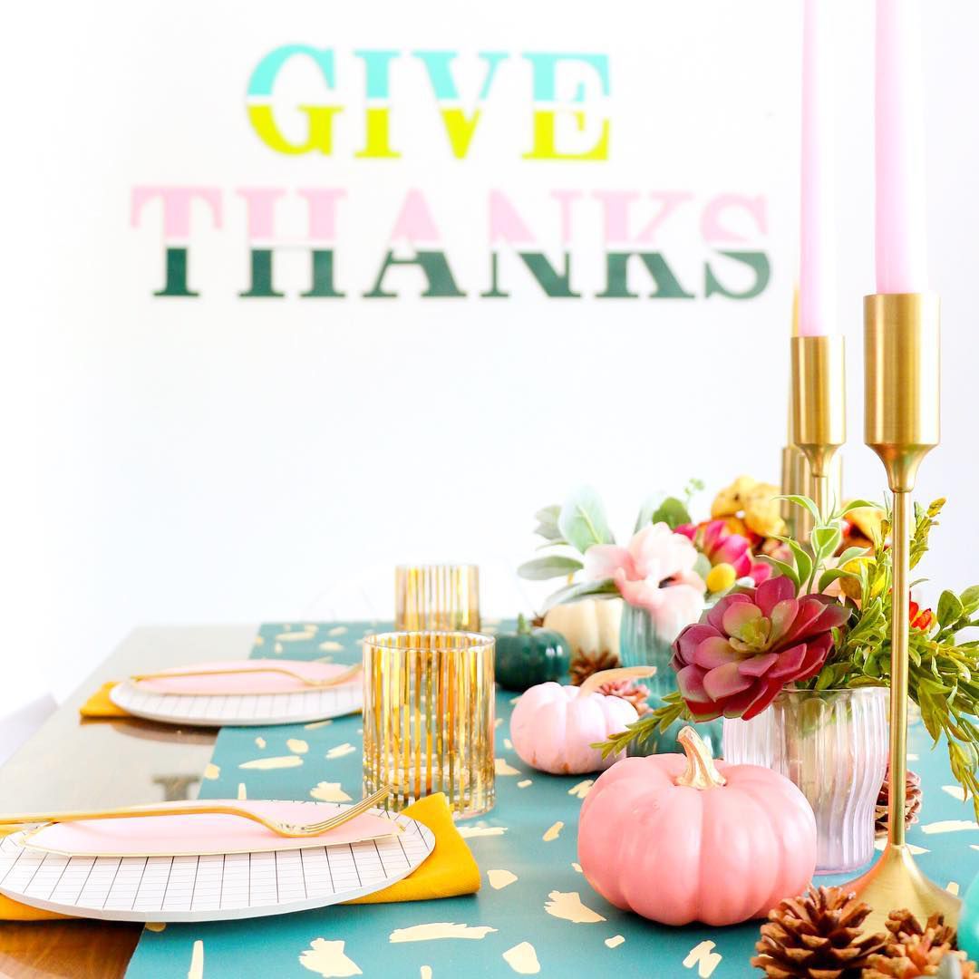 Citrouilles de Thanksgiving peintes en rose
