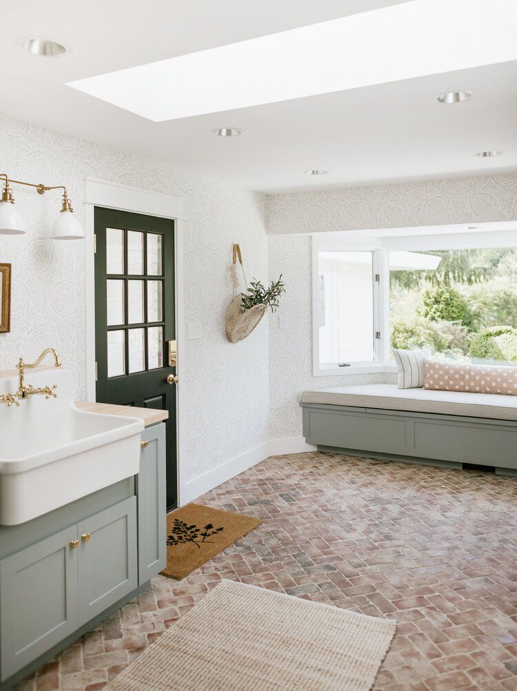 mudroom buanderie avec puits de lumière