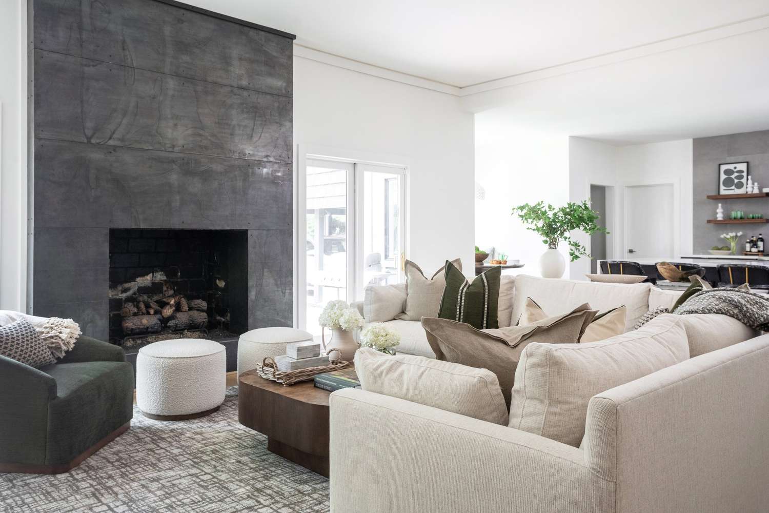 tapis gris et accents bruns