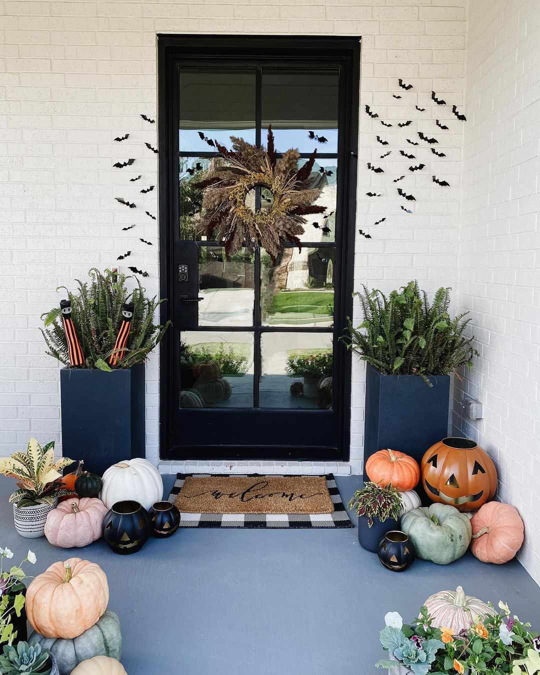 décoration de chauve-souris sur le porche