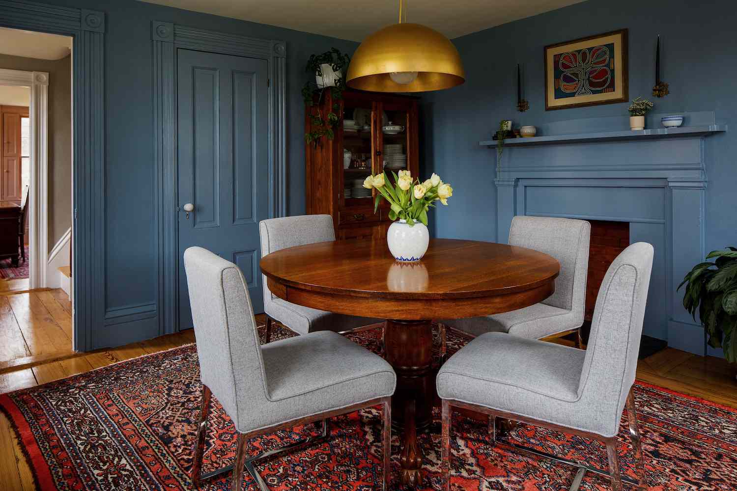 salle à manger formelle confortable