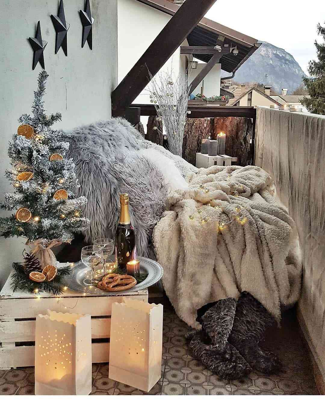 Décoration de balcon extérieur pour Noël