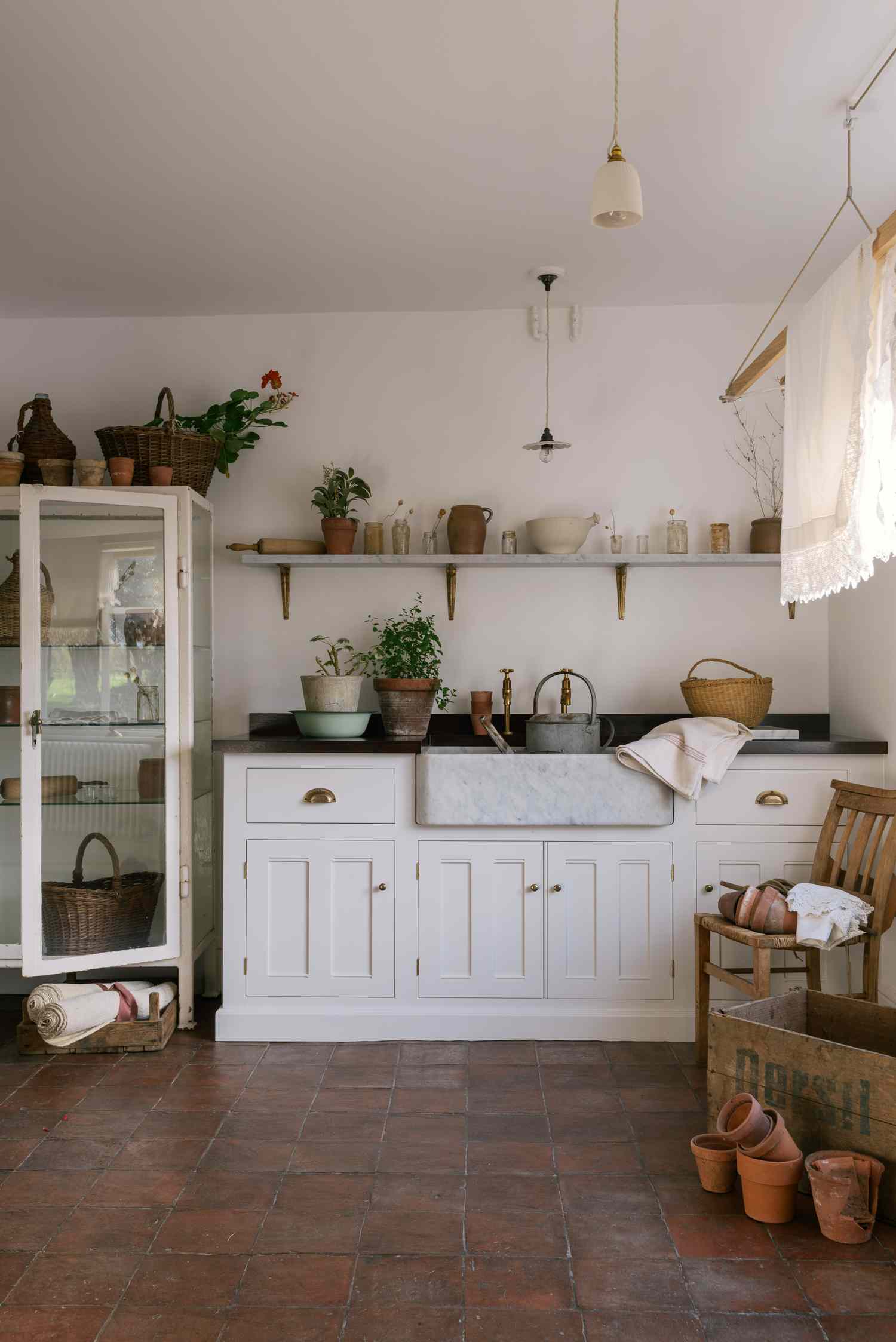 espace utilitaire pour les plantes en pot