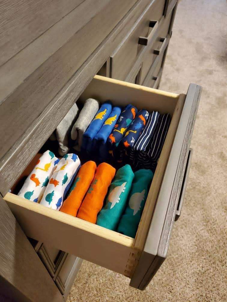 organiser la commode de la chambre d'enfant